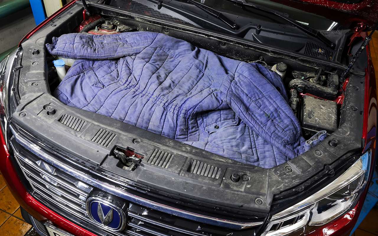 Экспертиза автомобильных ковриков: проверили 5 разных (и чуть двигатель не сожгли!) - фото 1317973