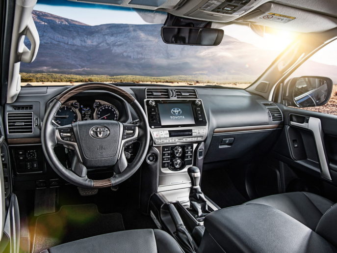 Новая Toyota Land Cruiser Prado / Тойота Ленд Крузер Прадо 2018: цены, комплектации, фото салона и внешнего вида