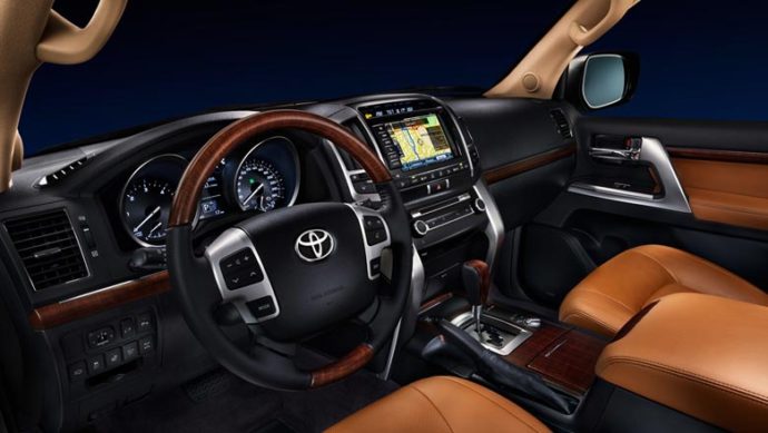 Обновлённый Toyota Land Cruiser 200 / Тойота Ленд Крузер 200 2019 года: какие новшества ожидают российских поклонников?